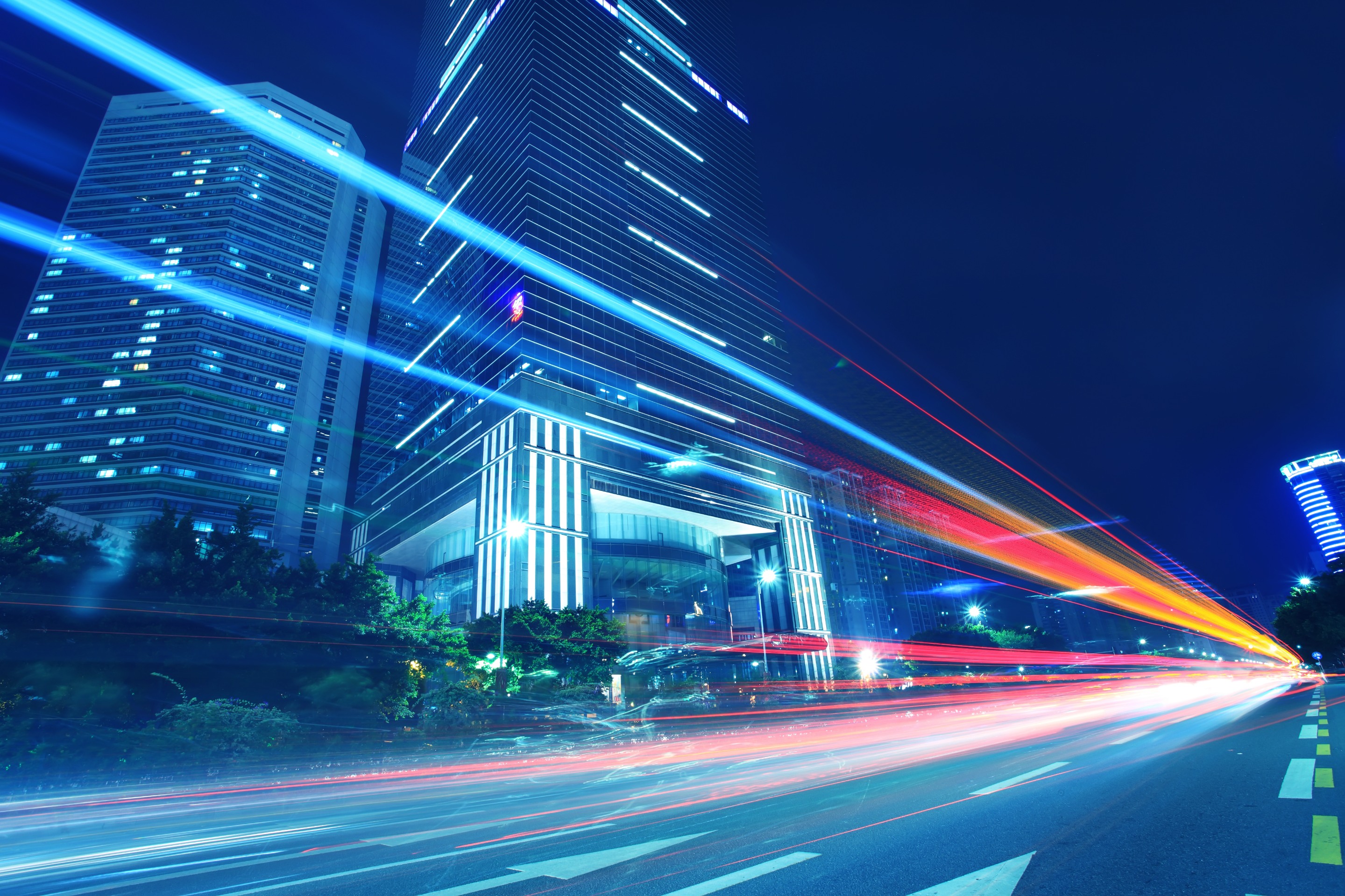 视频监控传输网络提供完整的设备解决方案，可满足从初期建设到大规模建设